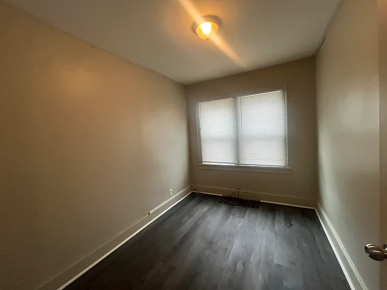 2 bed, 1.0 bath, 1000 sqft, $1,200 — Photo 7
