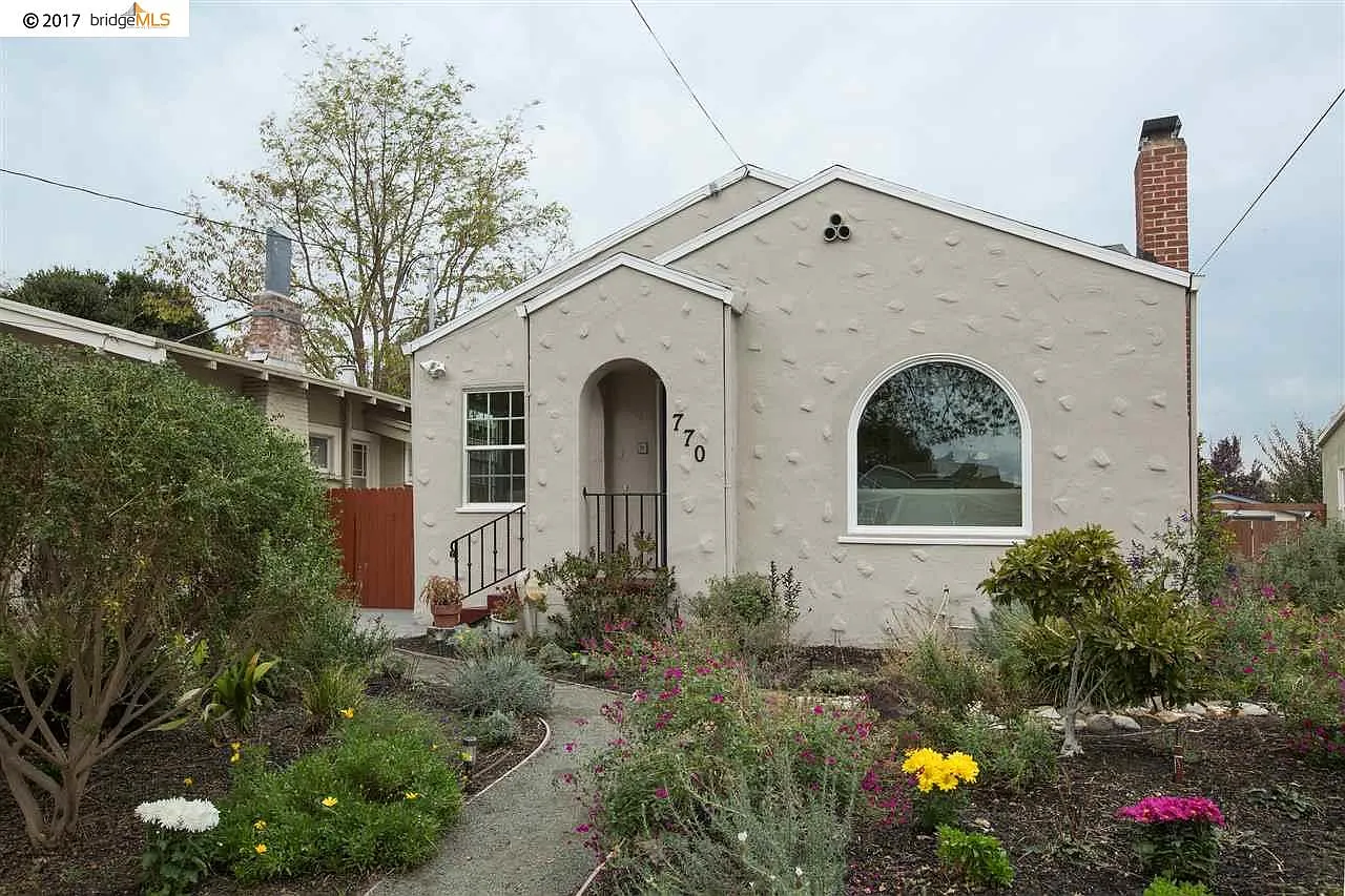 770 Victoria Ave photo 1