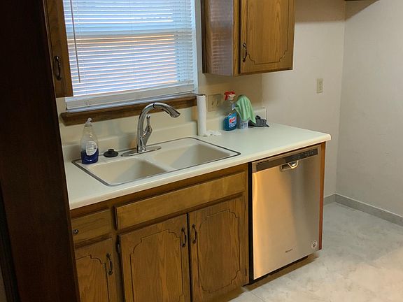 3rd image of 5919 Oakman Dr