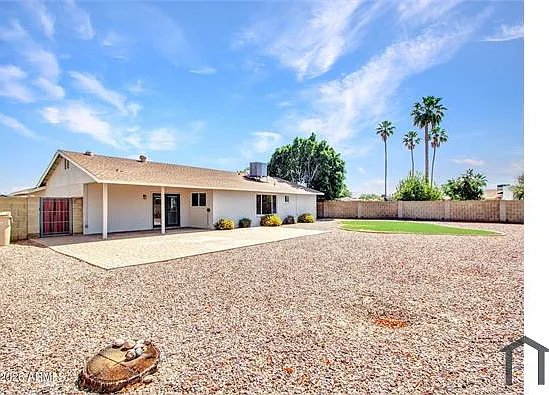 4 bed, 2054 sqft, $3,333 — Photo 3