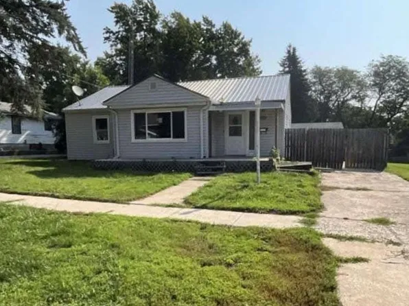 505 S 8th St, Forest City, IA 50436