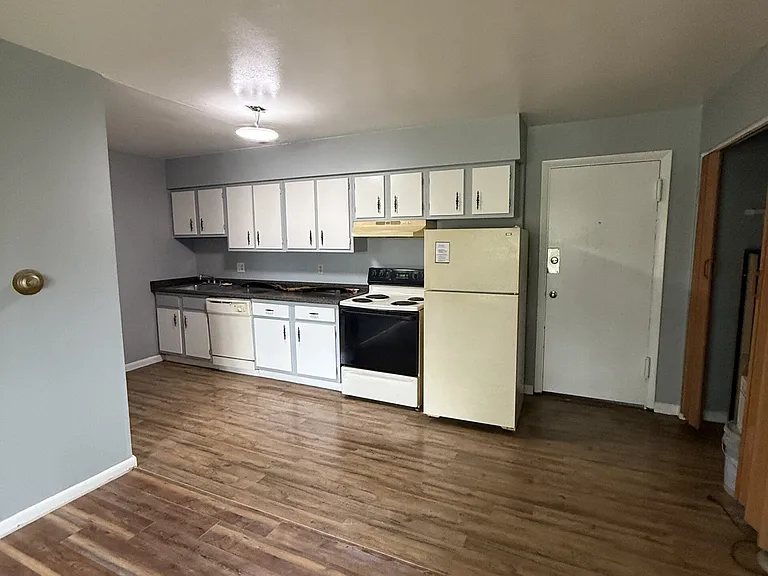 1855 Burnet Ave #40 — Photo 6