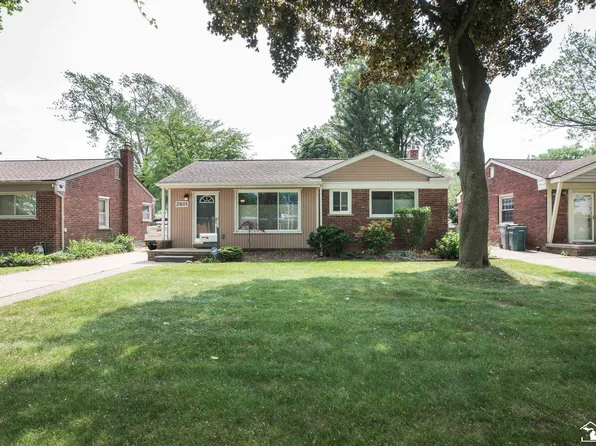 2601 Pelham St, Dearborn, MI 48124
