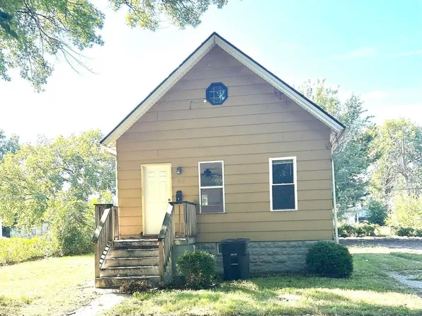 926 10th Ave, Rock Island, IL 61201