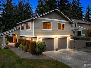 2912 208th Ave E, Lake Tapps, WA 98391