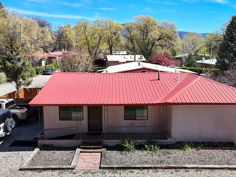 127 Oakley Ln — Photo 11