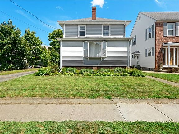 2nd image of 50 Grosvenor Ave
