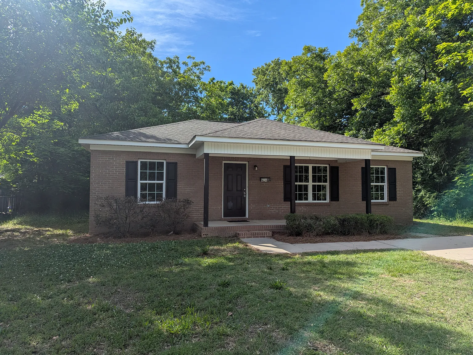 3 bed, 1000 sqft, $1,650 — Photo 2