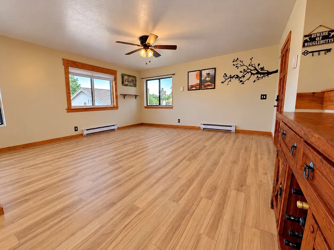 3 bed, 2.5 bath, 1329 sqft, $3,500 — Photo 2