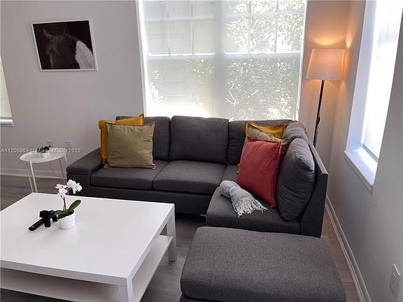 3rd image of 1244 Pennsylvania Ave APT 207