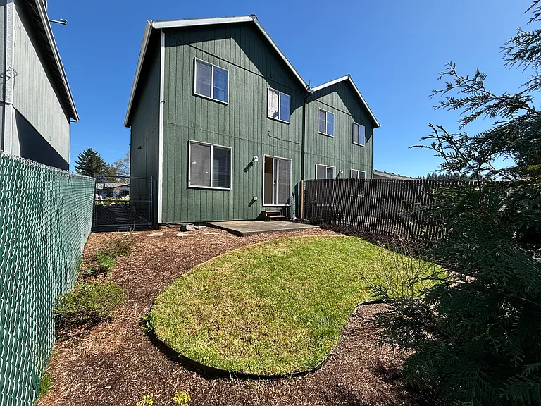 18075 Bluff Rd — Photo 17