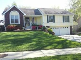 825 E Northview St, Olathe, KS 66061