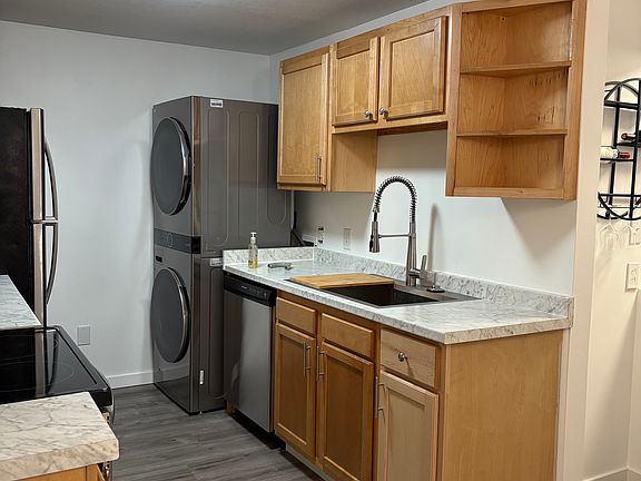 5th image of 1108 E 104th St