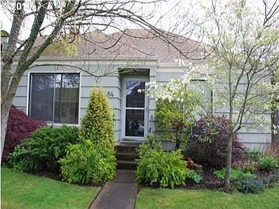 2nd image of 484 Maple St