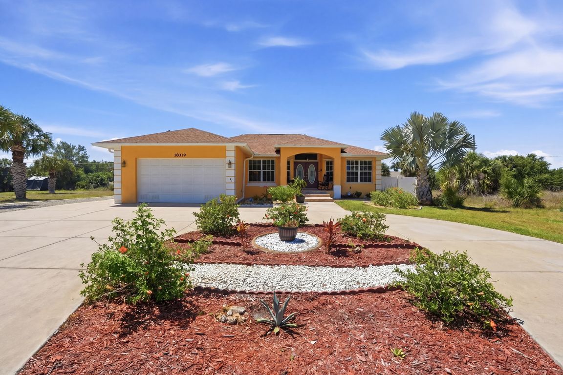 18319 Arapahoe Cir, Port Charlotte, FL 33948 | MLS #C7525517 | Zillow