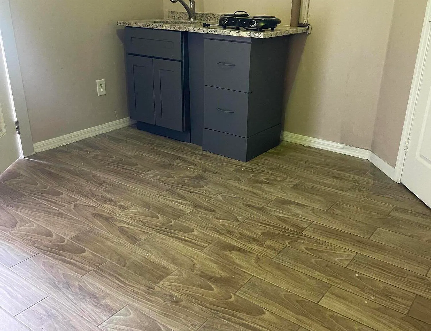 2 bed, 1.0 bath, 2231 sqft, $1,400 — Photo 4