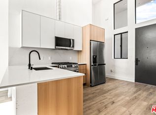 11013 Hartsook St #403, North Hollywood, CA 91601