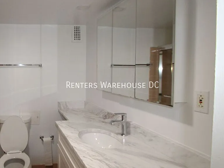 2201 L St NW #T1 — Photo 16