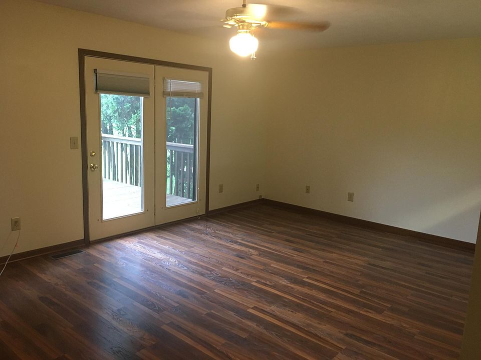 1st image of 615 Mumford Dr #C
