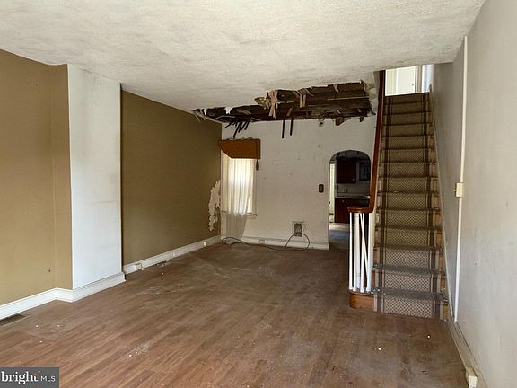 2nd image of 1209 Beech St
