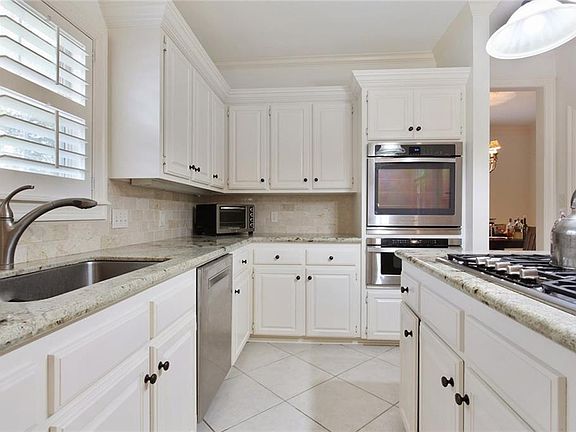 3rd image of 4112 Woodside Dr