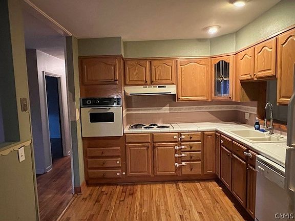 4th image of 7167 Fremont Rd