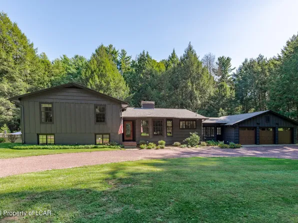 11 Hedge Rd, Bear Creek, PA 18602