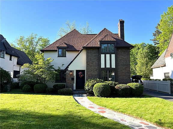 3rd image of 122 Avalon Dr