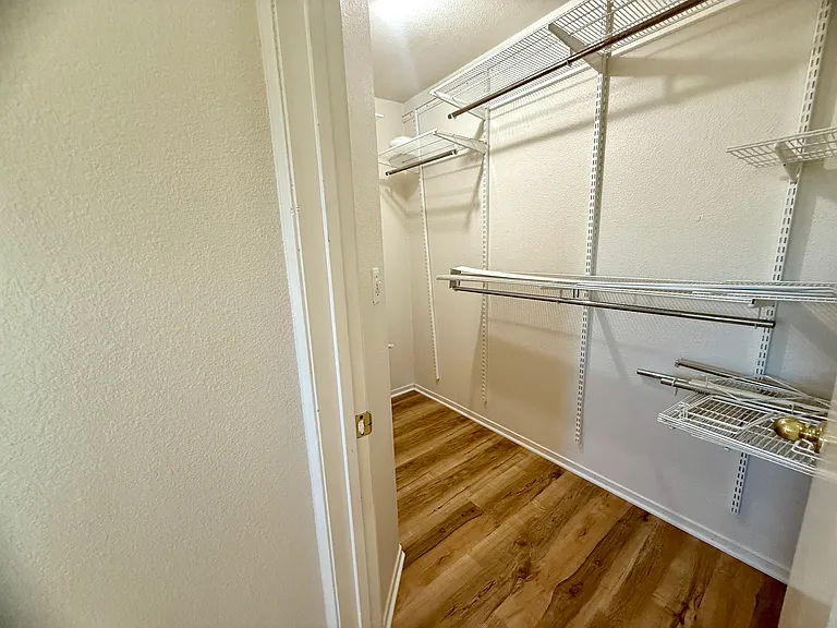 4901 Hillridge Way — Photo 21