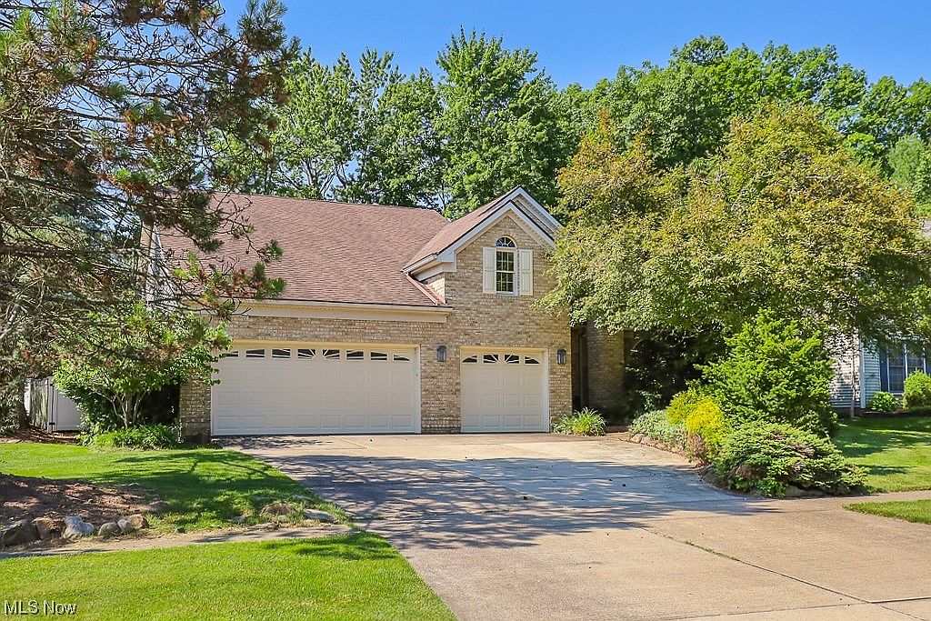 16527 Falmouth Dr, Strongsville, OH 44136 MLS 4472647 Zillow