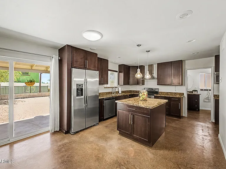 29 E Foothill Dr — Photo 11