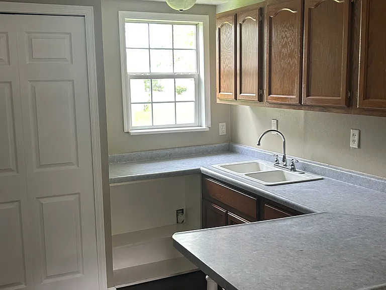 4511 W G Dr — Photo 7