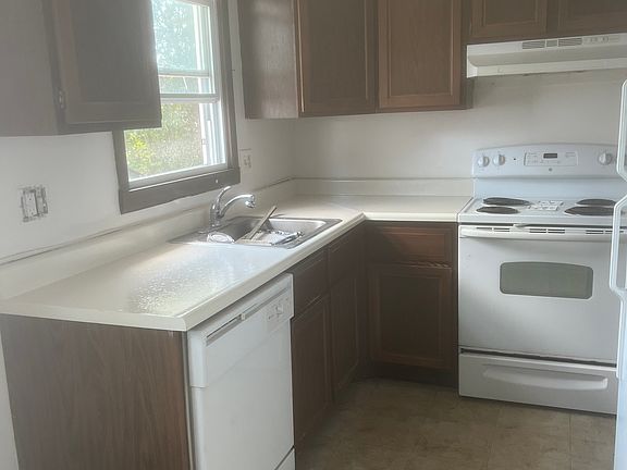 2nd image of 11 Chmura St #B