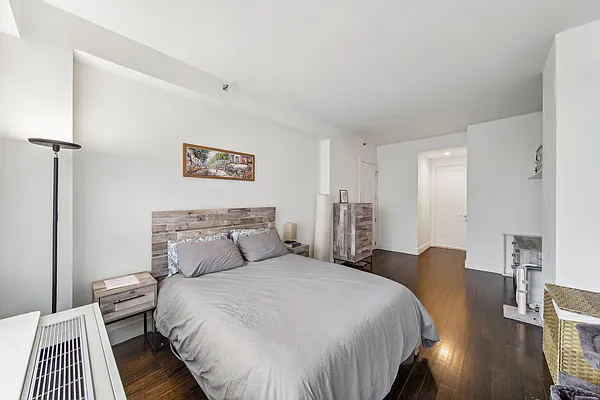 Sold by Modern Spaces | media 8