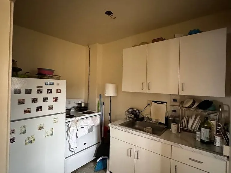 2826 Clermont Ave — Photo 8