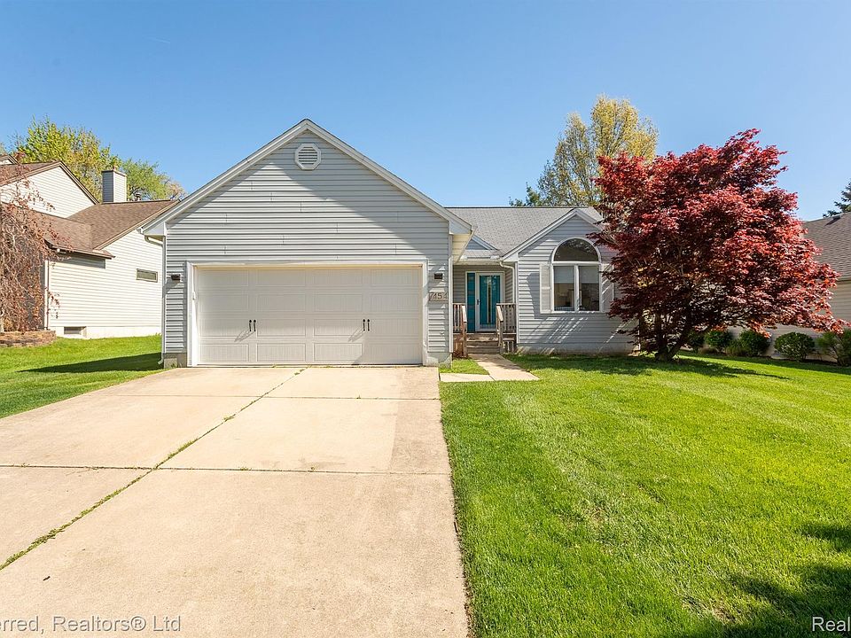 1st image of 454 Woodland Dr