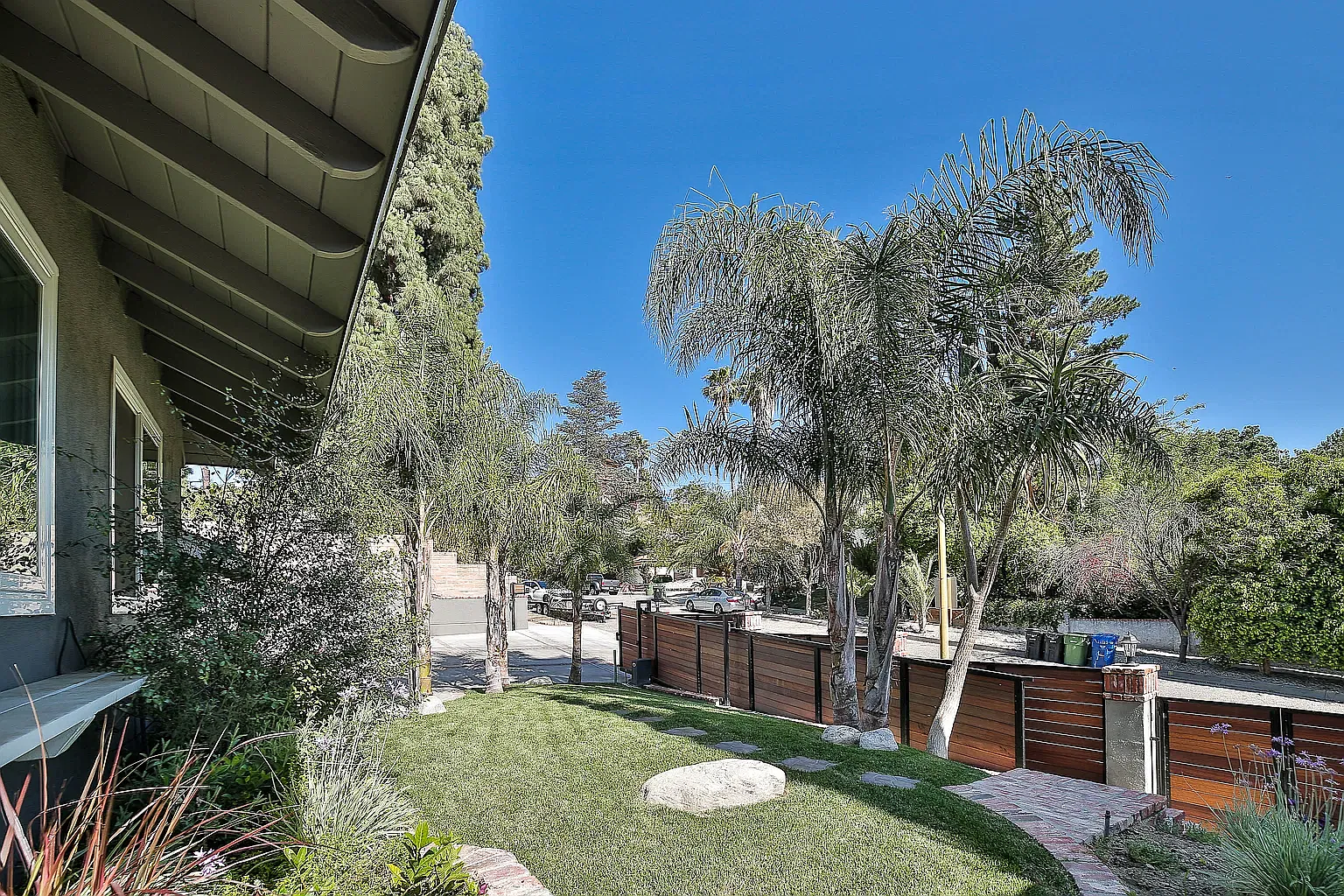 3 bed, 1475 sqft, $5,800 — Photo 4