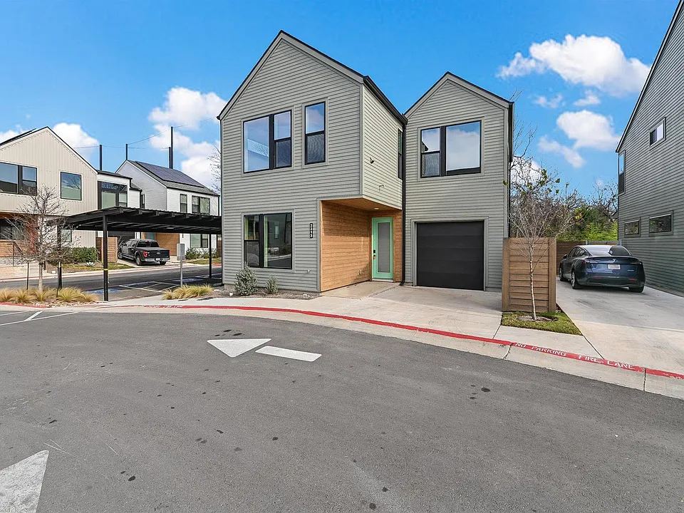 2211 E M Franklin Ave #22