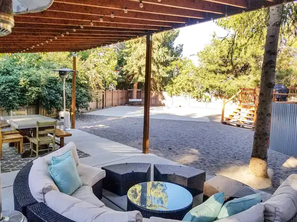 2566 E Oak Creek Cir, Cottonwood Heights, UT 84093