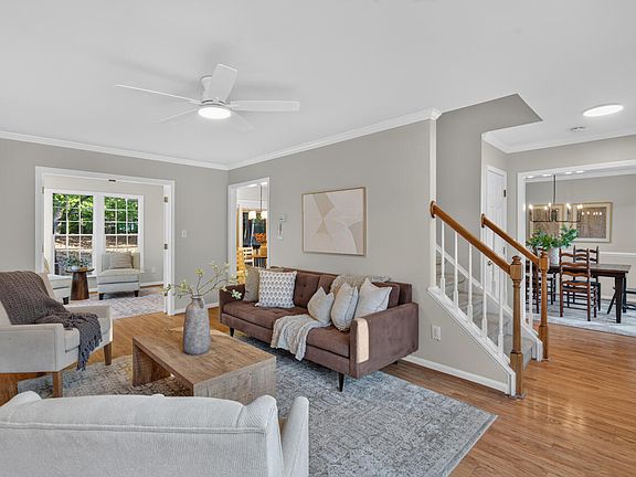 4th image of 6111 Chesden Dr