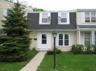818 Somerset Cir, Hanover Park, IL 60133