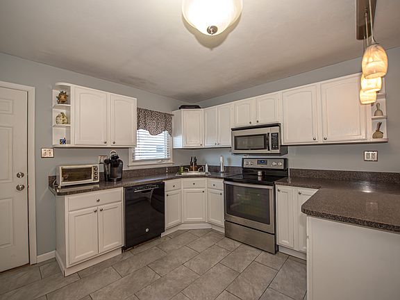 4th image of 9 Pearl Ave