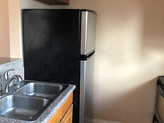 4th image of 4250 52nd St Unit 8