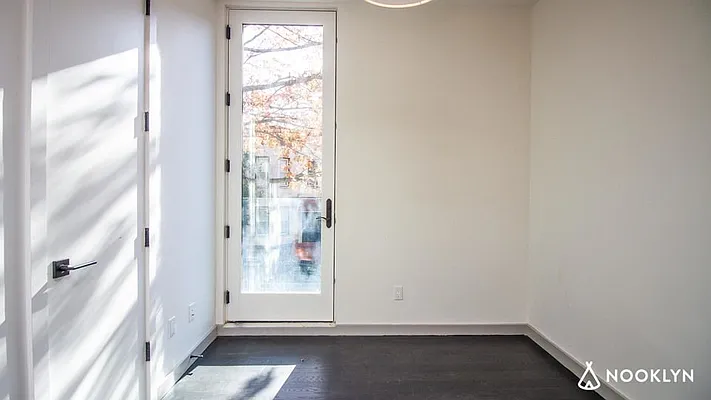 Rented by Nooklyn NYC LLC | media 46