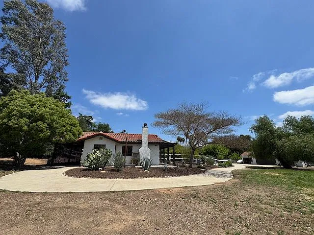 1 bed, 1.0 bath, 700 sqft, $3,500 — Photo 1