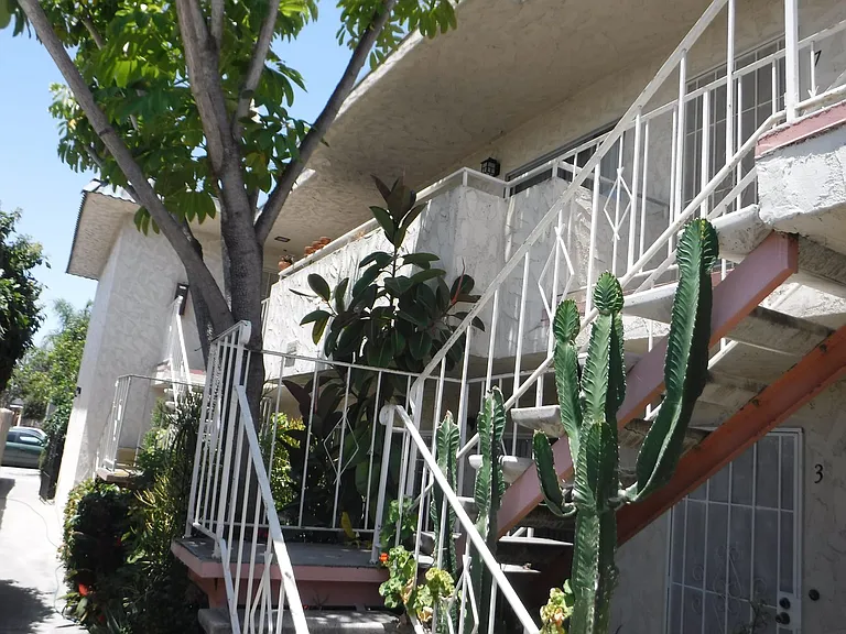 4377 Marlborough Ave — Photo 17