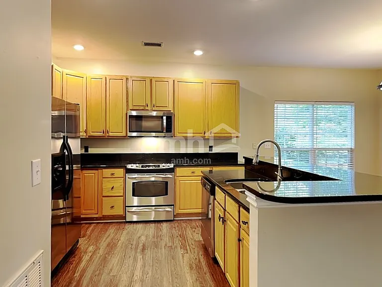 8207 Abbottsgate Ln — Photo 3