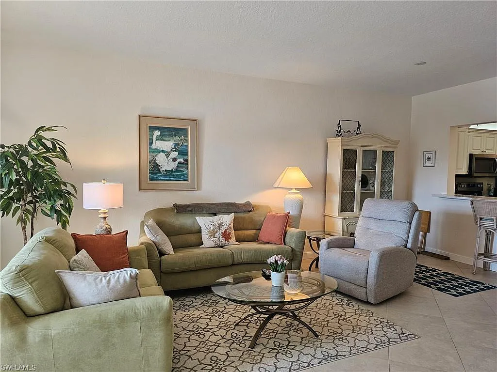 2 bed, 2.0 bath, 1203 sqft, $7,500 — Photo 4
