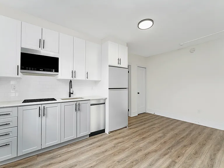 231 Vaughan Rd — Photo 14