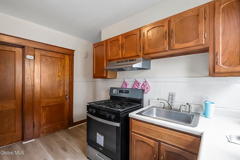 3rd image of 149 Homestead Avenue